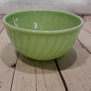 VINTAGE JADEDITE FIRE KING JADE GREEN SWIRL 8" MIXING BOWL